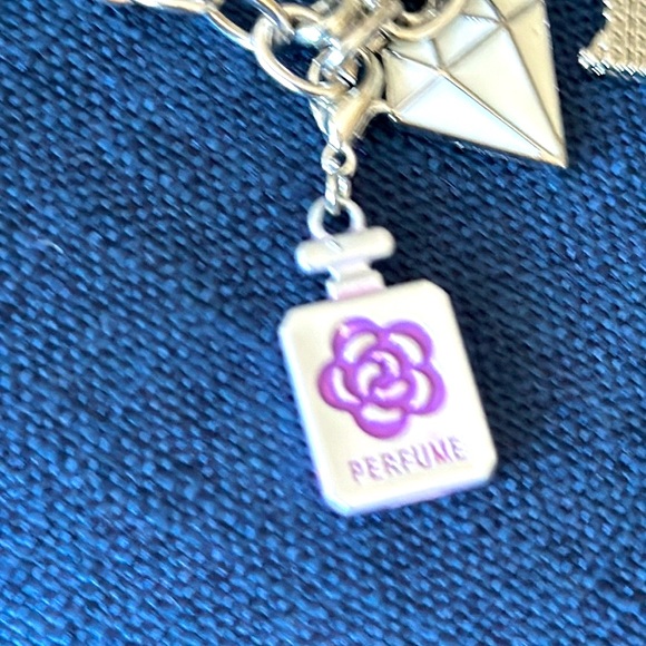 Lily Pulitzer charm bracelet with each charm clips individually interesting - Picture 10 of 17